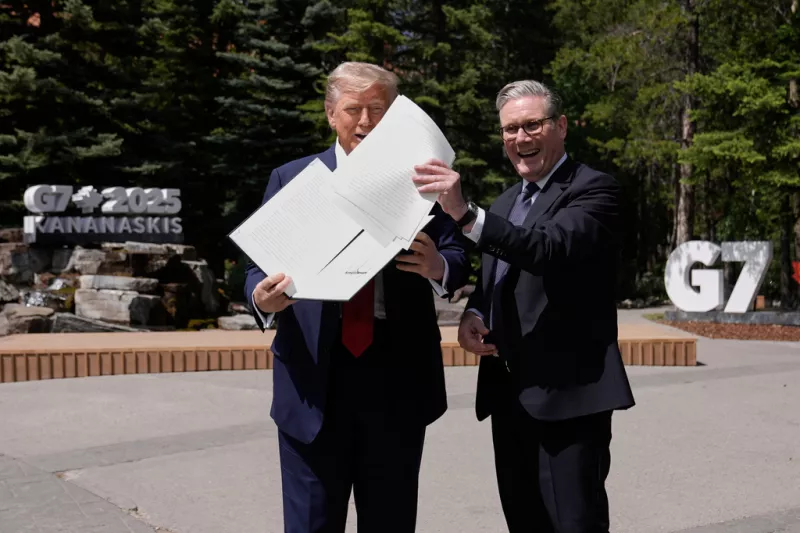 Τραμπ - Στάρμερ 