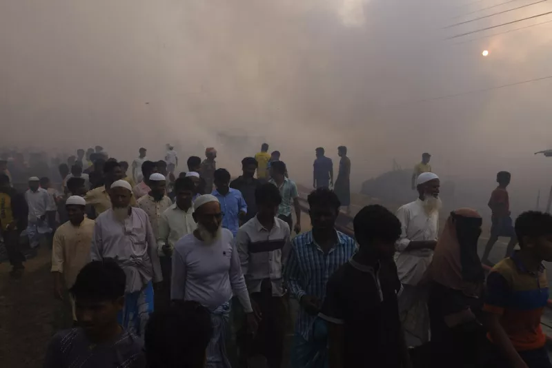 Μπανγκλαντές: Πυρκαγιά κατέστρεψε κατοικίες σε καταυλισμό προσφύγων Ροχίνγκια στο Cox's Bazar