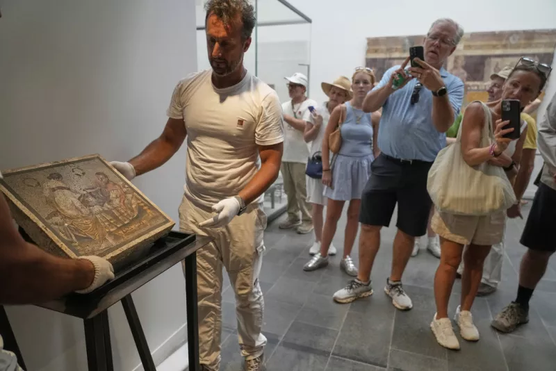 Κλεμμένο ψηφιδωτό με ερωτικό θέμα επέστρεψε στην Πομπηία