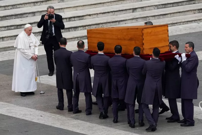 κηδεια βενεδικτος