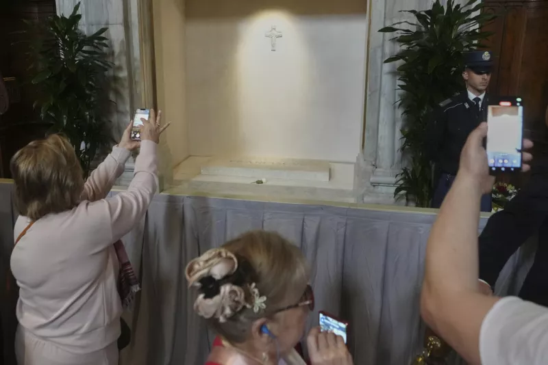 tomb of Pope Francis