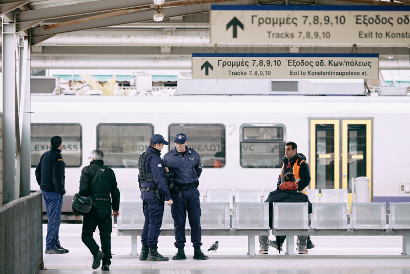 Περιπολίες αστυνομικών στα μέσα μεταφοράς