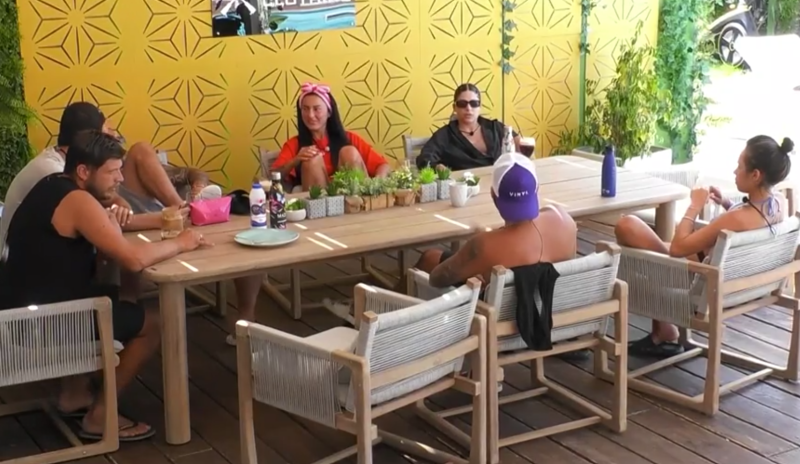 Big Brother: Σφοδρή κόντρα Νίκου με Γιώργο: «Ό,τι σου λέει η Νάνσυ το κάνεις»-«Είσαι ο μεγαλύτερος ηθοποιός» (Βίντεο) Big Brother: Σφοδρή κόντρα Νίκου με Γιώργο: «Ό,τι σου λέει η Νάνσυ το κάνεις»-«Είσαι ο μεγαλύτερος ηθοποιός» (Βίντεο)