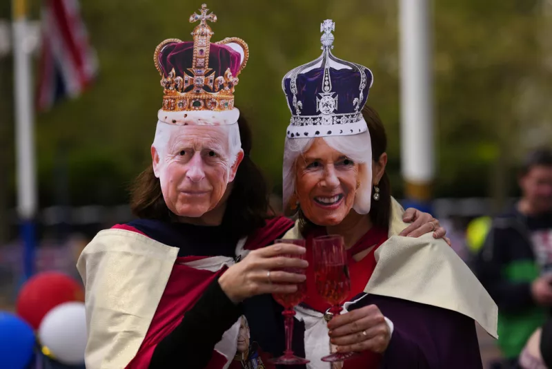 Royal fans 