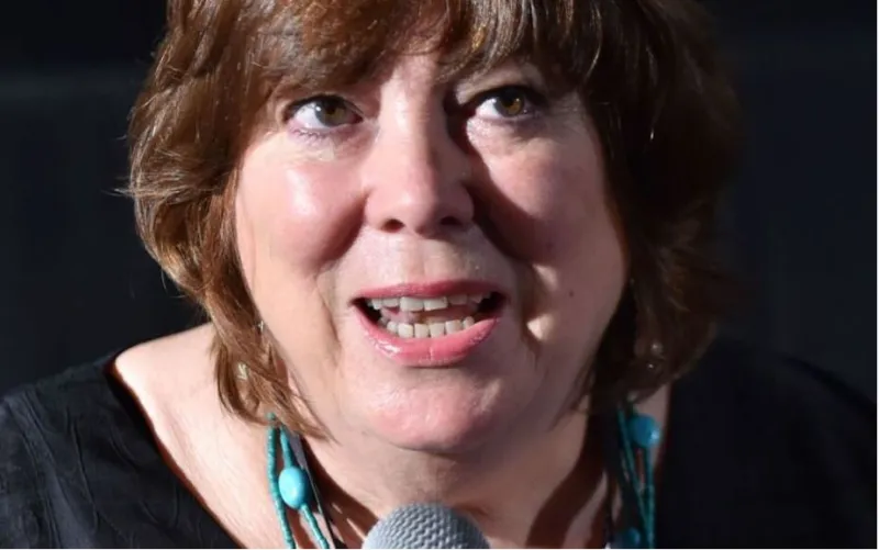 Η Debbie McWilliams 