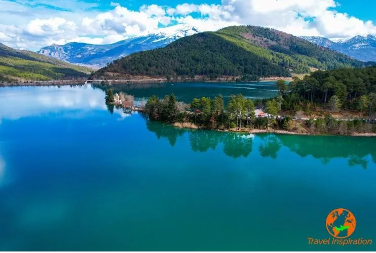 Η Λίμνη Δόξα