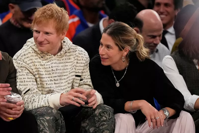 Ο Εντ Σίραν με τη σύζυγό του