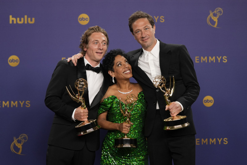 Οι Jeremy Allen White, Liza Colon-Zayas και Ebon Moss-Bachrach