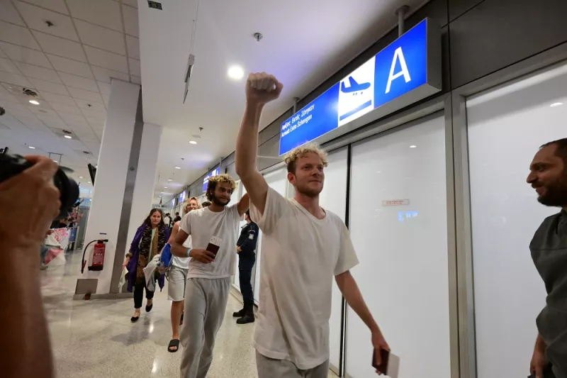 Επαναπατρισμός των 27