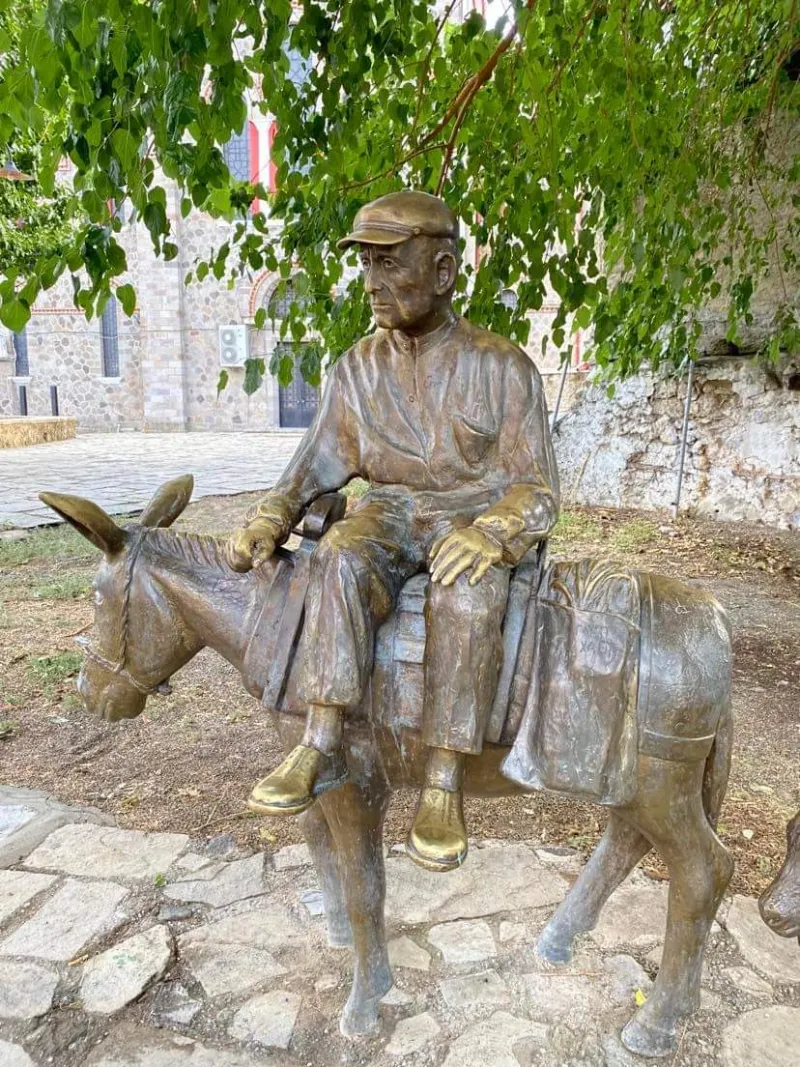 Στην Έδεσσα ο γάιδαρος έγινε άγαλμα 