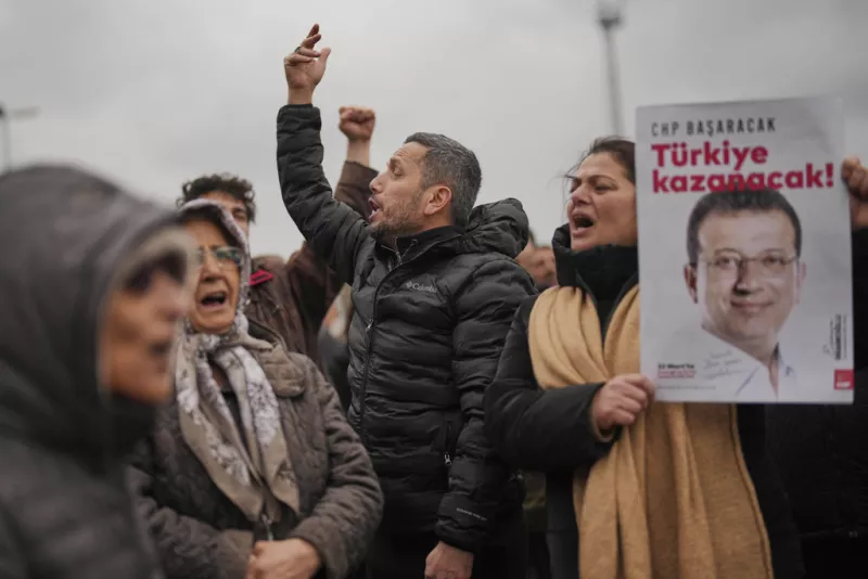 Διαδηλώσεις για Ιμάμογλου