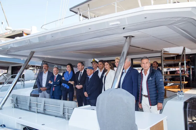 yacht