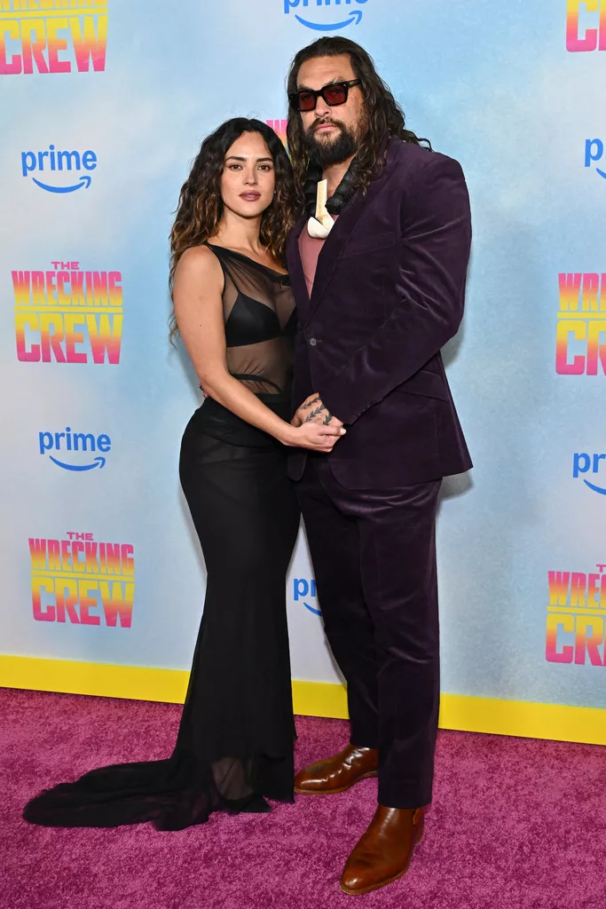 Ο Τζέισον Μομόα με τη σύντροφό του