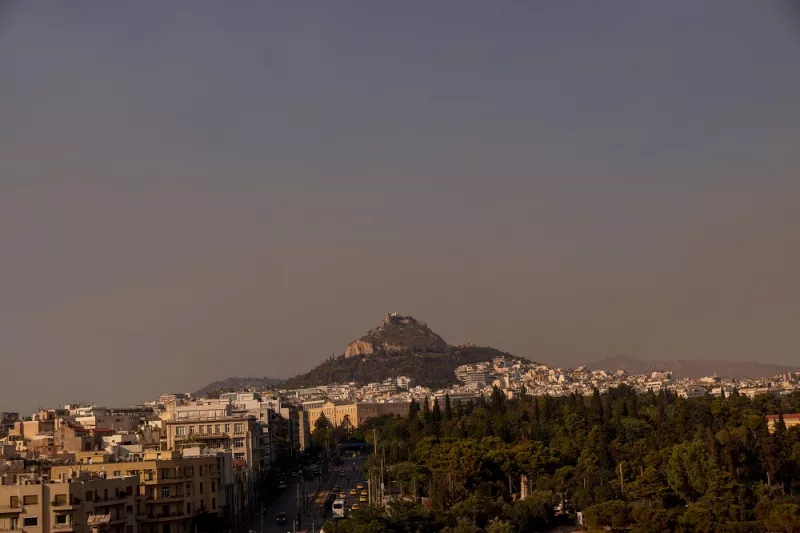 Ο καπνός από τη φωτιά στη Δροσοπηγή σκέπασε τον ουρανό της Αθήνας – Δείτε φωτογραφίες Ο καπνός από τη φωτιά στη Δροσοπηγή σκέπασε τον ουρανό της Αθήνας – Δείτε φωτογραφίες