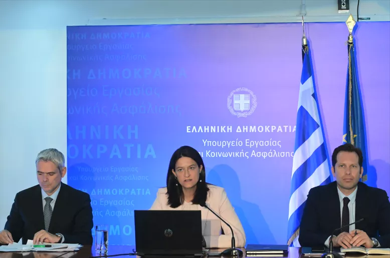 Το νέο Εργασιακό νομοσχέδιο: Καθιερώνει εργασία 13 ωρών την ημέρα Το νέο Εργασιακό νομοσχέδιο: Καθιερώνει εργασία 13 ωρών την ημέρα
