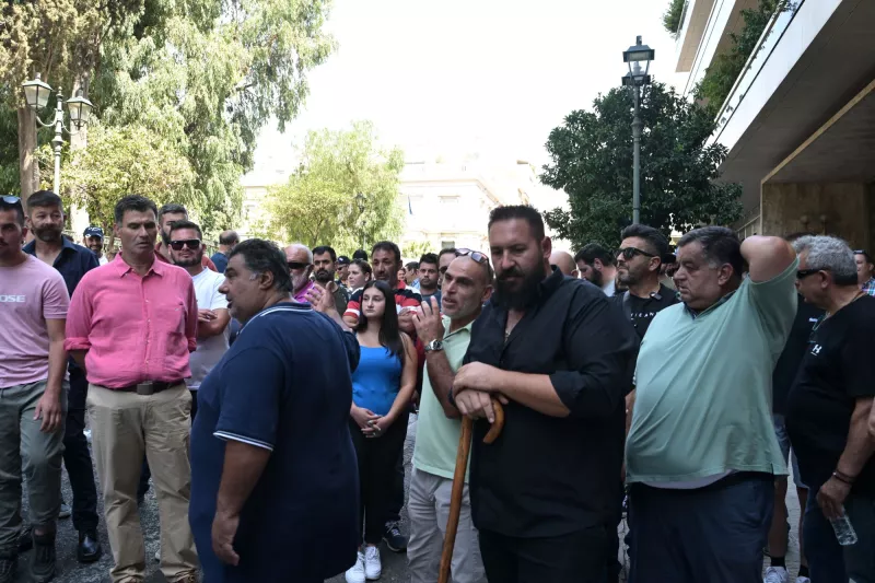 ΟΠΕΚΕΠΕ: Διαμαρτυρία κτηνοτρόφων στο Μαξίμου (φωτογραφίες) ΟΠΕΚΕΠΕ: Διαμαρτυρία κτηνοτρόφων στο Μαξίμου (φωτογραφίες)