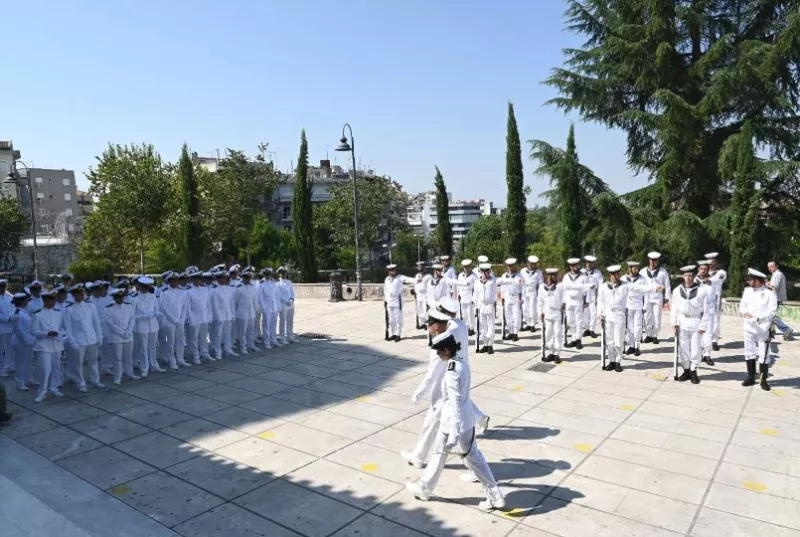 Αυτή τη στιγμή γίνεται η κηδεία της 19χρονης Θάλειας 