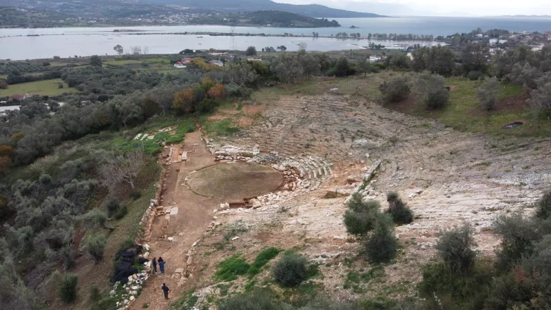 λευκάδα αρχαιο θέατρο