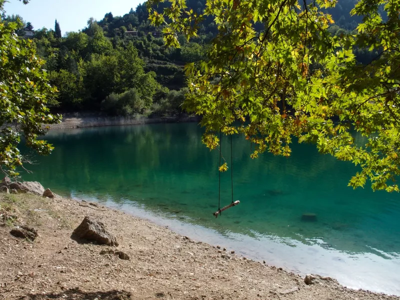 λιμνη