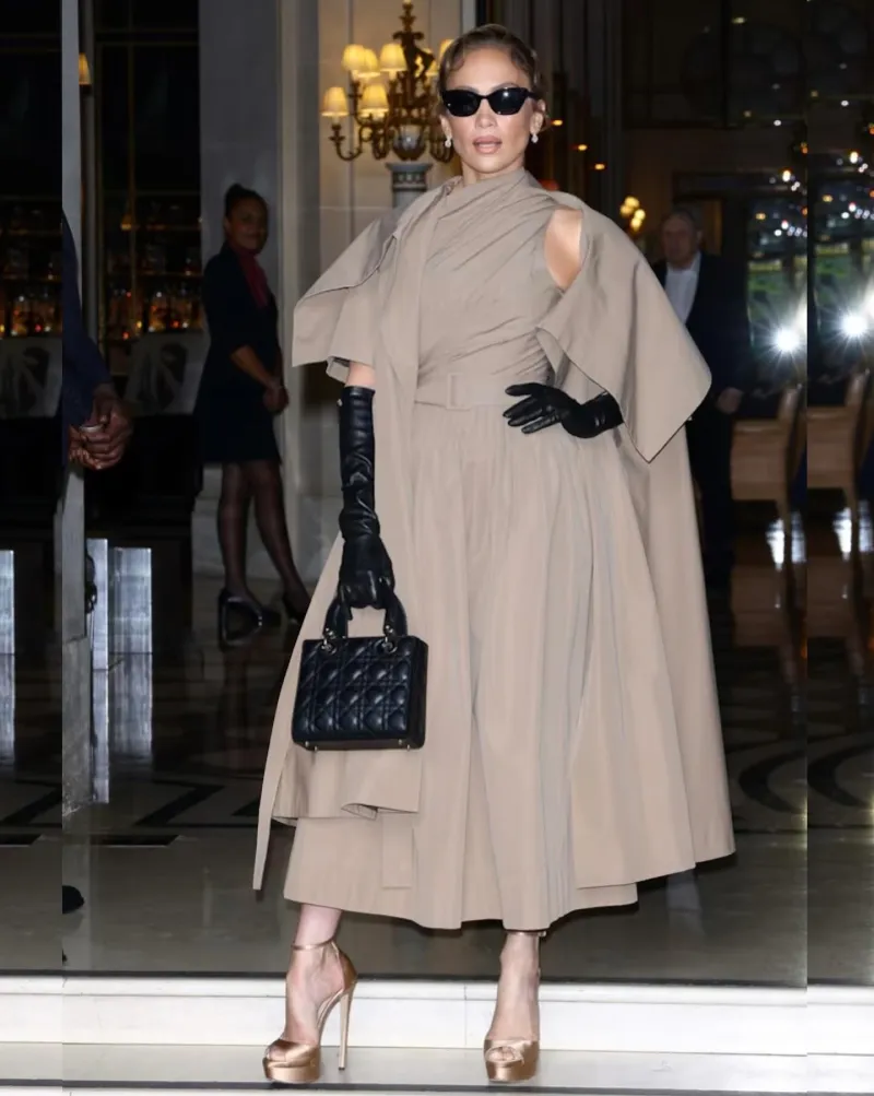 H Jennifer Lopez