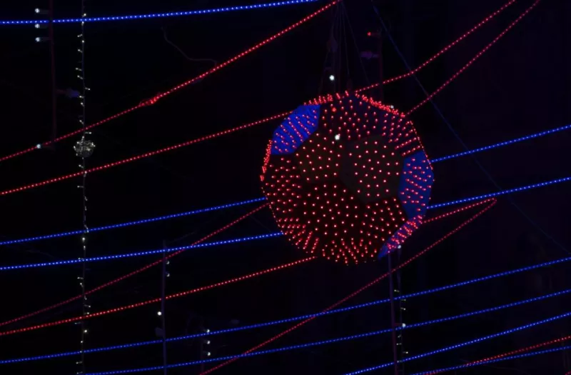 Η εγκατάσταση φωτός στην πλατεία της Μαδρίτης