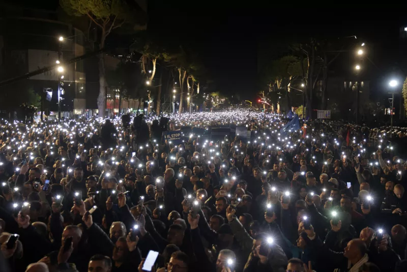 Συγκέντρωση στα Τίρανα