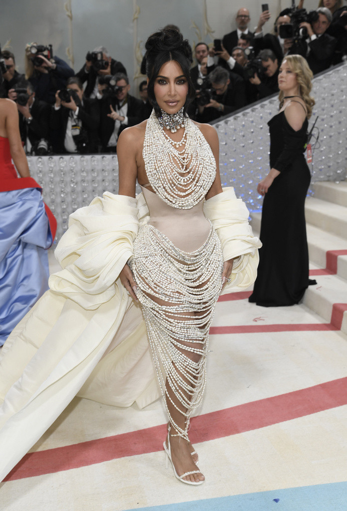 H Kim Kardashian