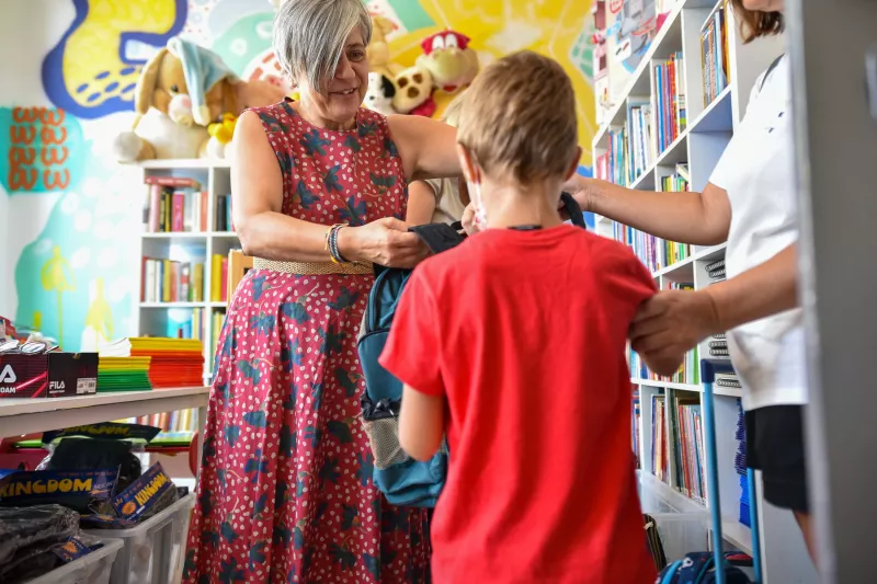 Ο Δήμος Αθηναίων προσφέρει δωρεάν σχολικά είδη σε 2.858 μαθητές 