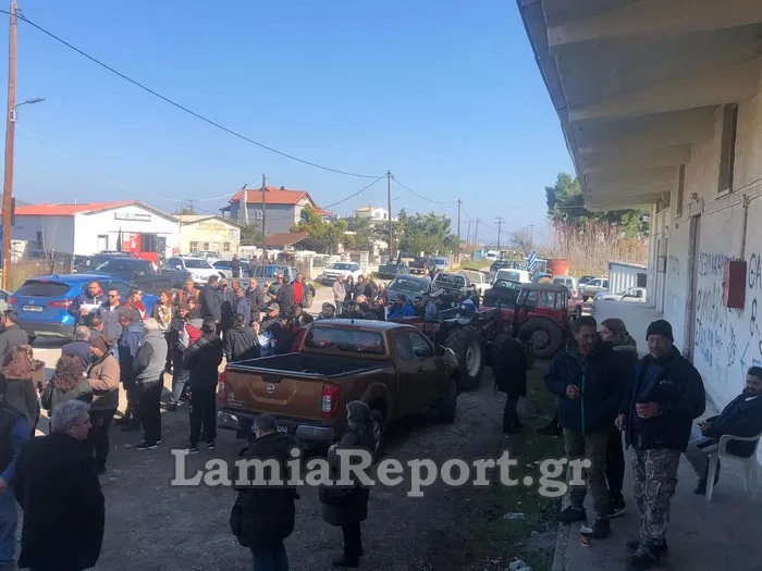 Αγροτες
