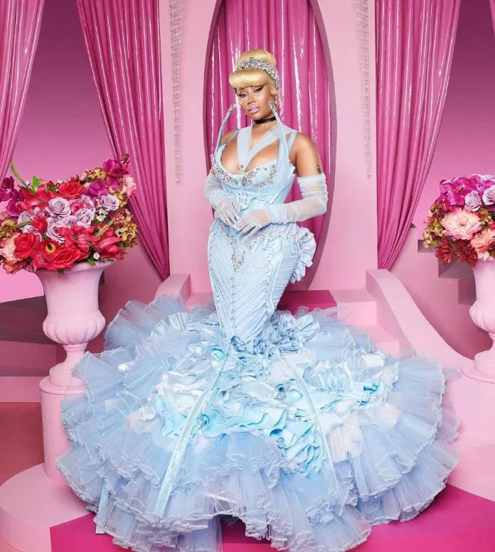 H  Nicki Minaj ως Σταχτοπούτα 