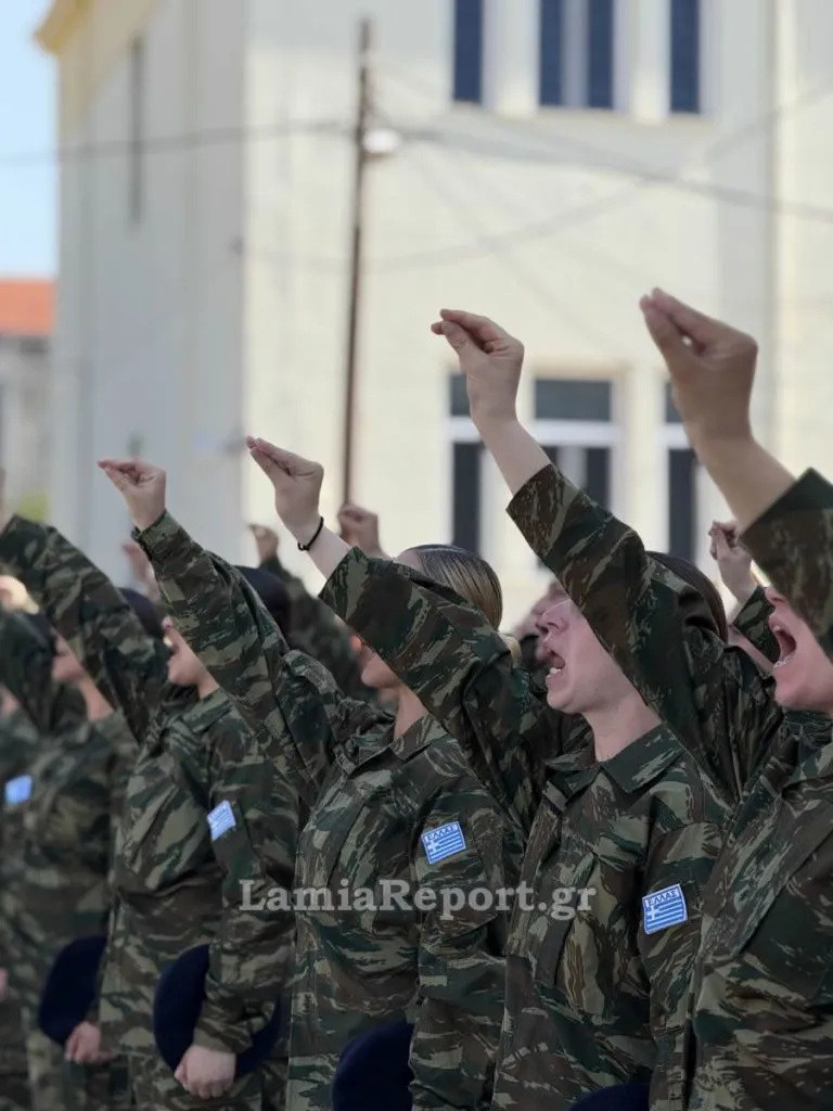 στρατιωτίνες