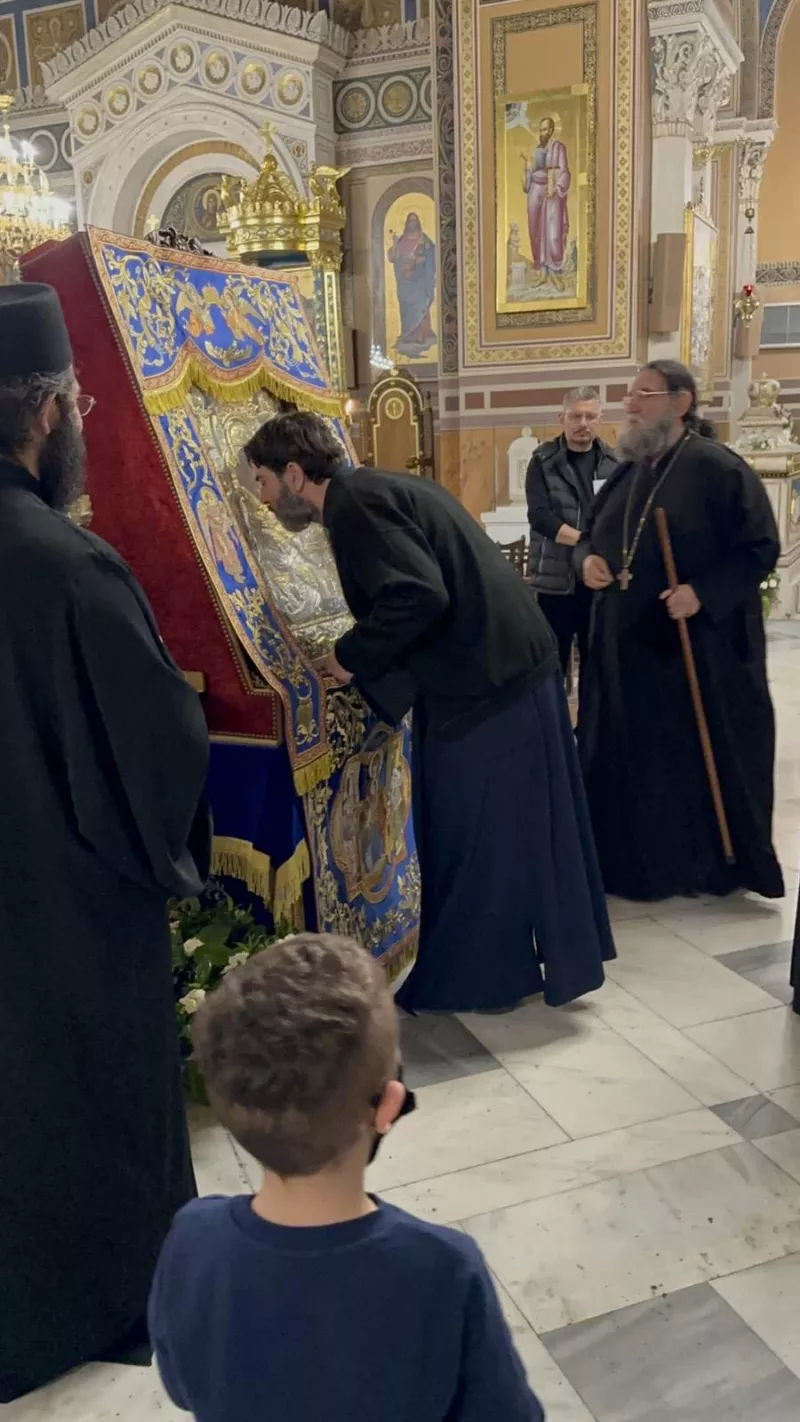 Πατέρας Αντώνιος,  Μητρόπολη 