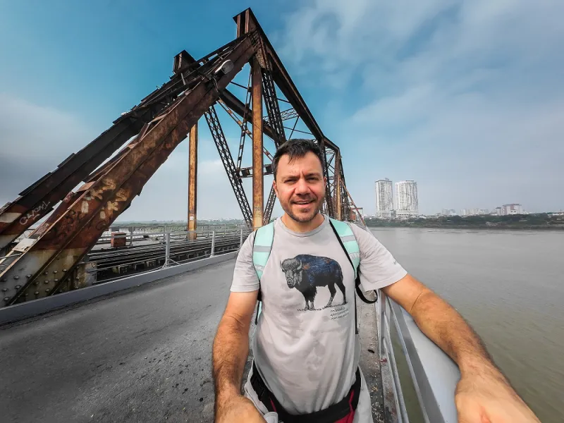 Happy Traveller 