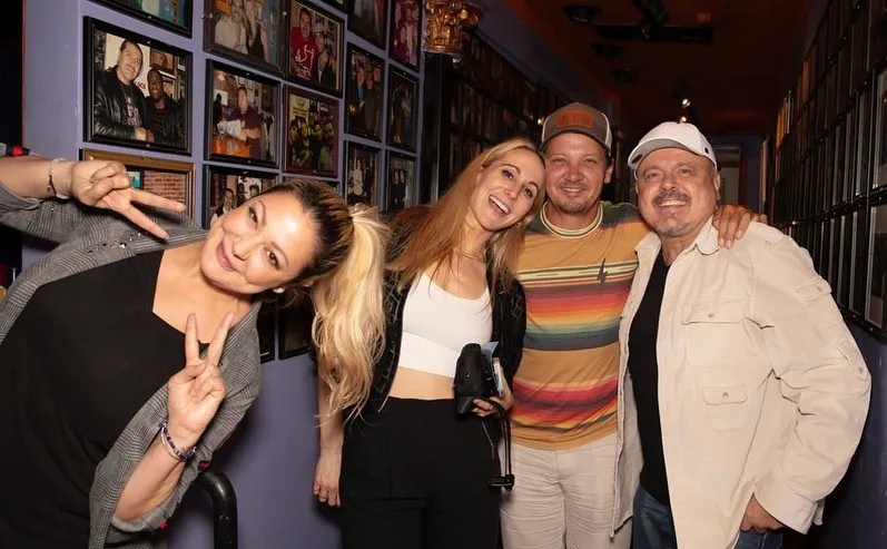 Ο Jeremy Renner σε βραδινή έξοδο