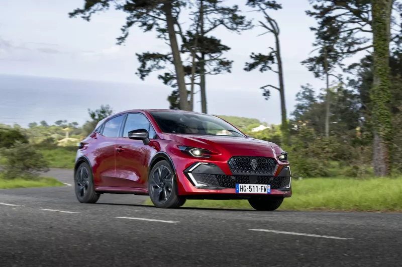 Renault Clio full hybrid E-Tech