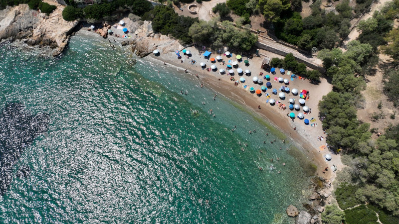 Μπάνιο και χαλάρωση σε 3 ονειρεμένες παραλίες της Αττικής Μπάνιο και χαλάρωση σε 3 ονειρεμένες παραλίες της Αττικής