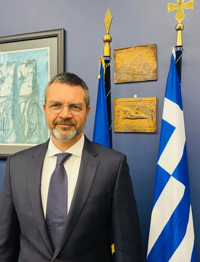 Ο&nbsp;Γενικός Πρόξενος της Ελλάδας στο Σίδνεϊ, Γιώργος Σκέμπερης