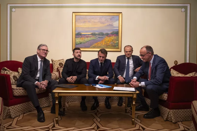 Ζελένσκι με Ευρωπαίους ηγέτες