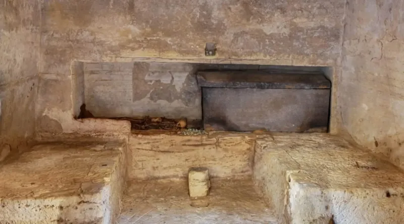 Βυζαντινός τάφος Βυζαντινός τάφος