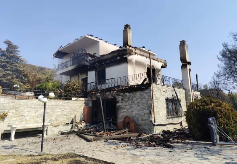 Φωτιά στον Τρίλοφο