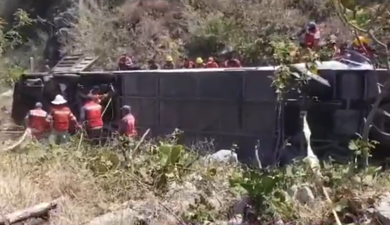 Μεξικό: Λεωφορείο έπεσε σε γκρεμό στην πολιτεία Οαχάκα – Τουλάχιστον 11 νεκροί και 12 τραυματίες Μεξικό: Λεωφορείο έπεσε σε γκρεμό στην πολιτεία Οαχάκα – Τουλάχιστον 11 νεκροί και 12 τραυματίες