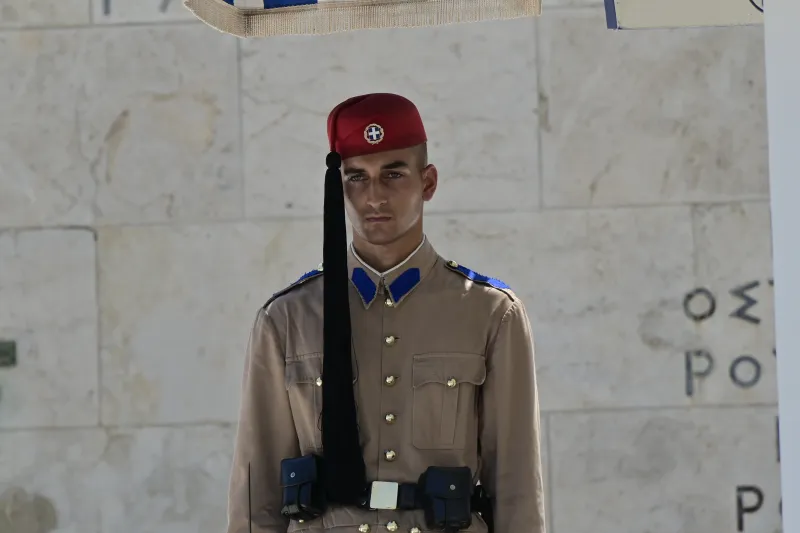 Εύζωνες στο καύσωνα Εύζωνες στο καύσωνα