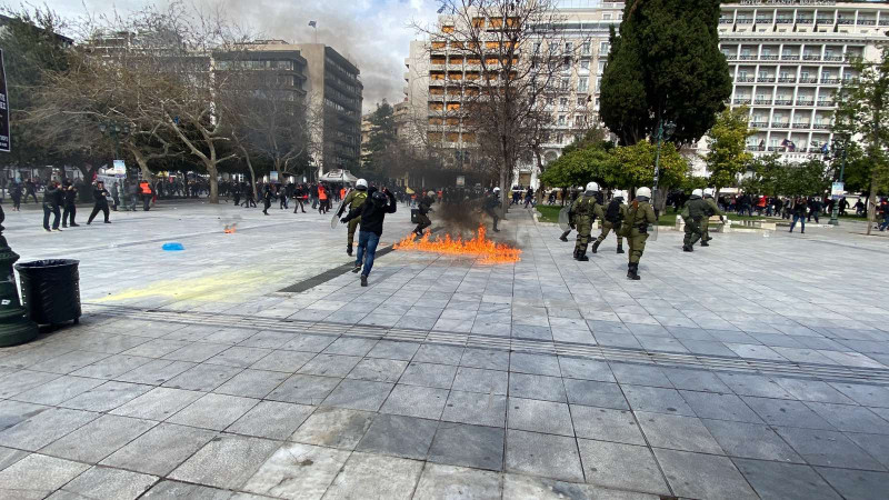 επεισόδια- σύνταγμα