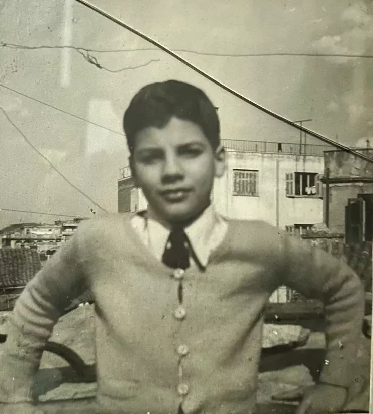 O Bάκης, όπως φώναζαν τον Σταύρο Ξαρχάκο όταν ήταν παιδί