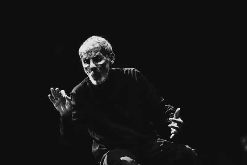 Σταύρος Ξαρχάκος