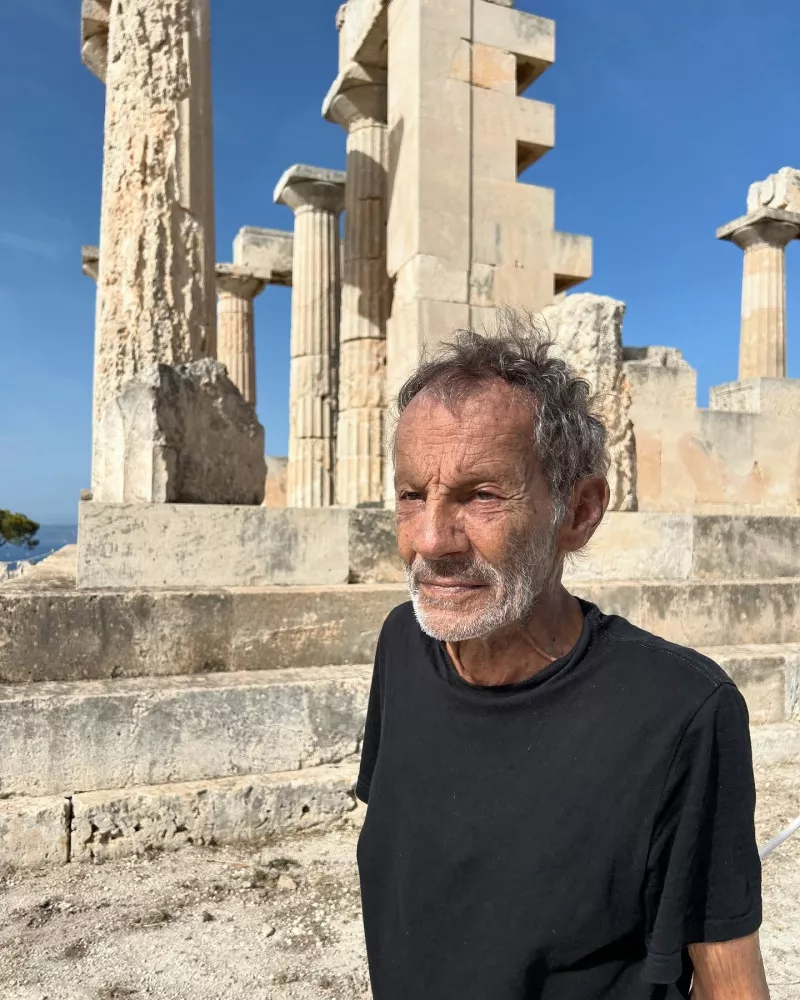 Σταύρος Ξαρχάκος