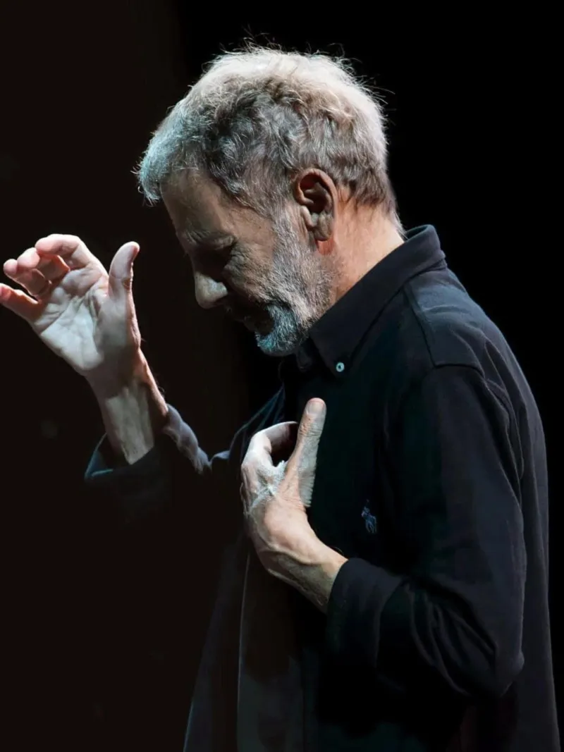 Σταύρος Ξαρχάκος