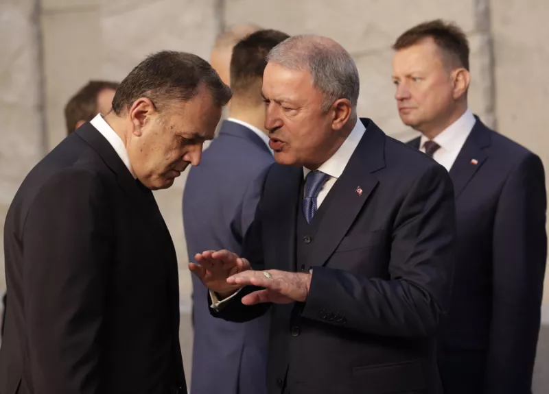 Η συνομιλία Παναγιωτόπουλου - Ακάρ.