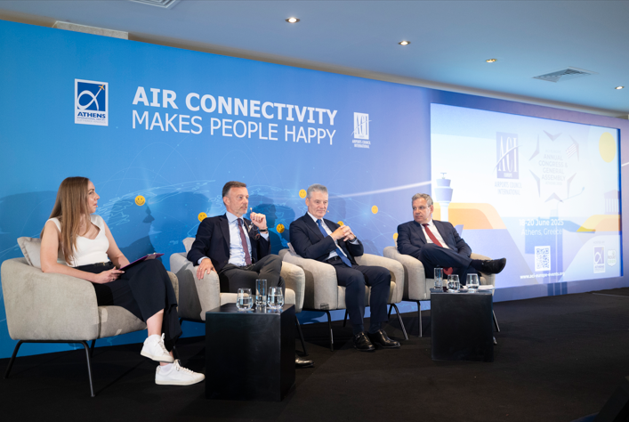 Agata Lyznik, Director of Communications, ACI EUROPE, ο Olivier Jankovec, Director General, ACI EUROPE, Γιάννης Παράσχης, Διευθύνων Σύμβουλος (CEO), ΔΑΑ και Νίκος Βέττας, Γενικός Διευθυντής, ΙΟΒΕ