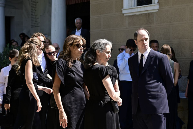 κηδεία Μάνου